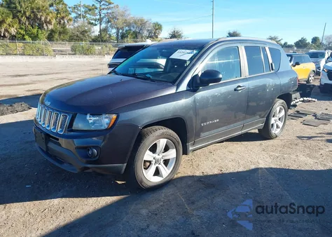 2014 Jeep Compass Latitude z USA, uszkodzony, nr VIN 1C4NJDEB2ED734885